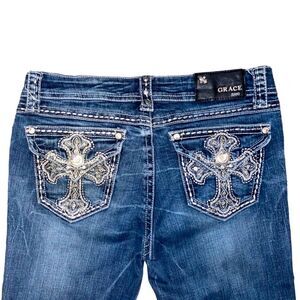 Grace In LA distressed capris size 28